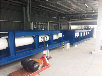 水素用大型高圧蓄圧機（98MPa/1㎥）投入